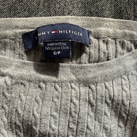 Tommy hilfiger gray knit long sleeve - Picture 2 of 7